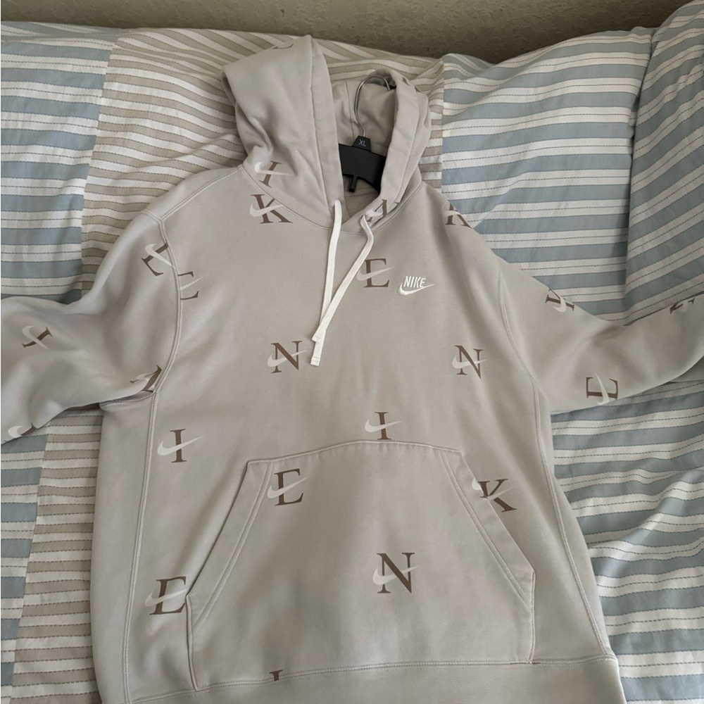 Nike Men's Beige Hoodie with Logo Pattern